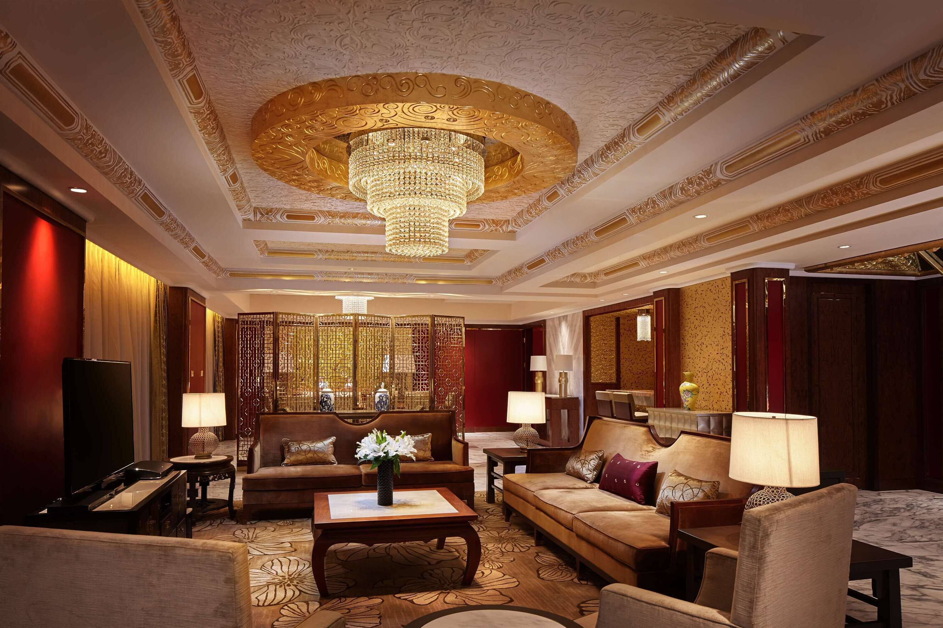 Presidential Room, 1 King Bed | Living area | 42-inch flat-screen TV with cable channels, TV, iPod dock