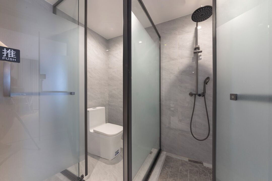 comfort single room | premium bedding, down duvets, desk, laptop workspace