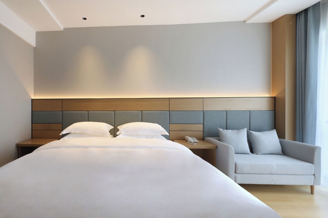 comfort single room | premium bedding, down duvets, desk, laptop workspace