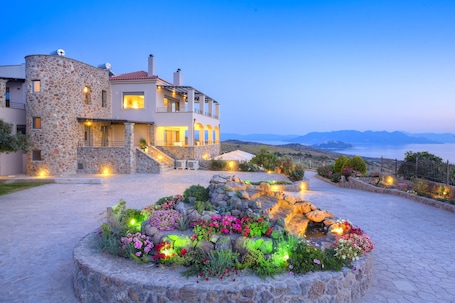 Property grounds. Villa Marini