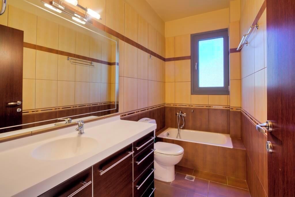 superior triple room, sea view | bathroom | shower, free toiletries, hair dryer, slippers