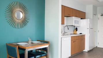 Microwave, coffee/tea maker