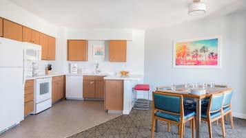 Microwave, coffee/tea maker