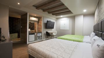 Deluxe Suite  | Desk, free WiFi