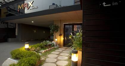 Max Motel