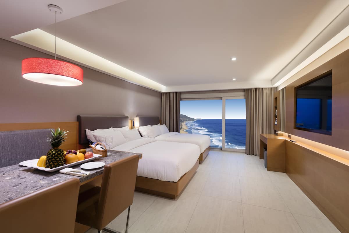 Deluxe kamer (Condo, No single traveler allowed) | Gratis wifi, beddengoed