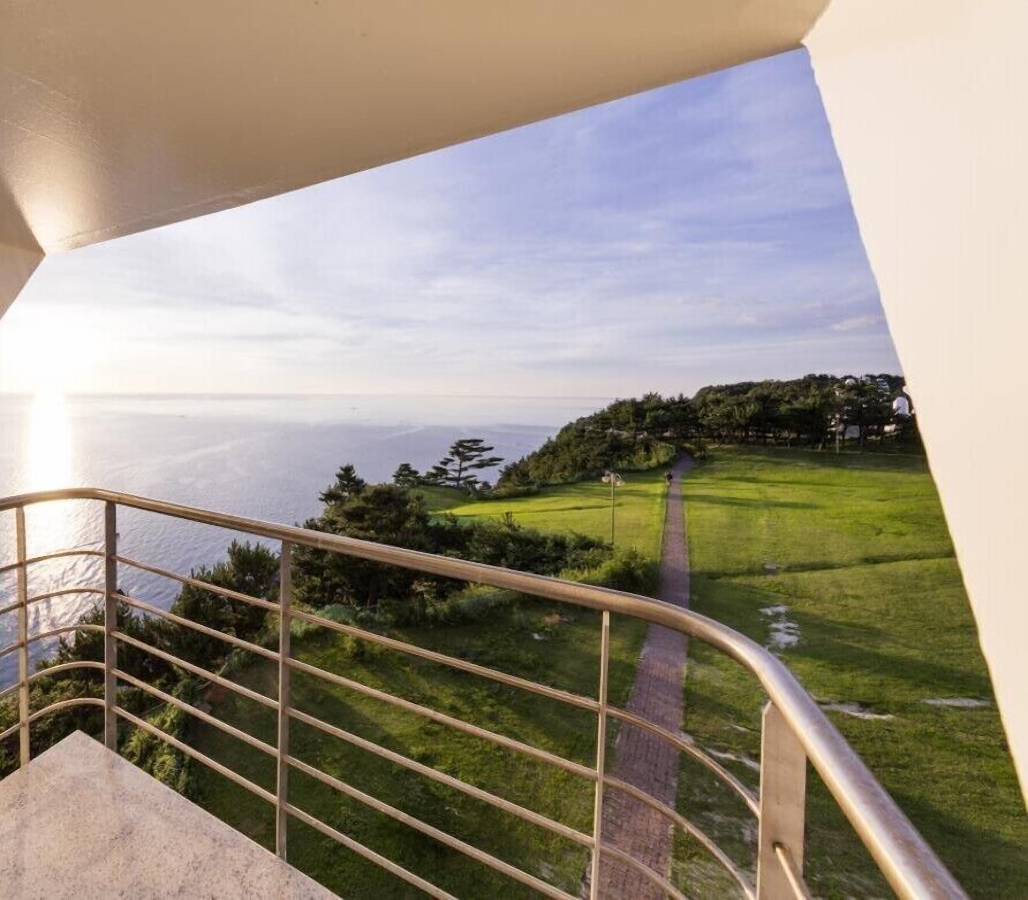 (suncruise) standard double sunrise half ocean view (no single traveler allowed) | balcony view