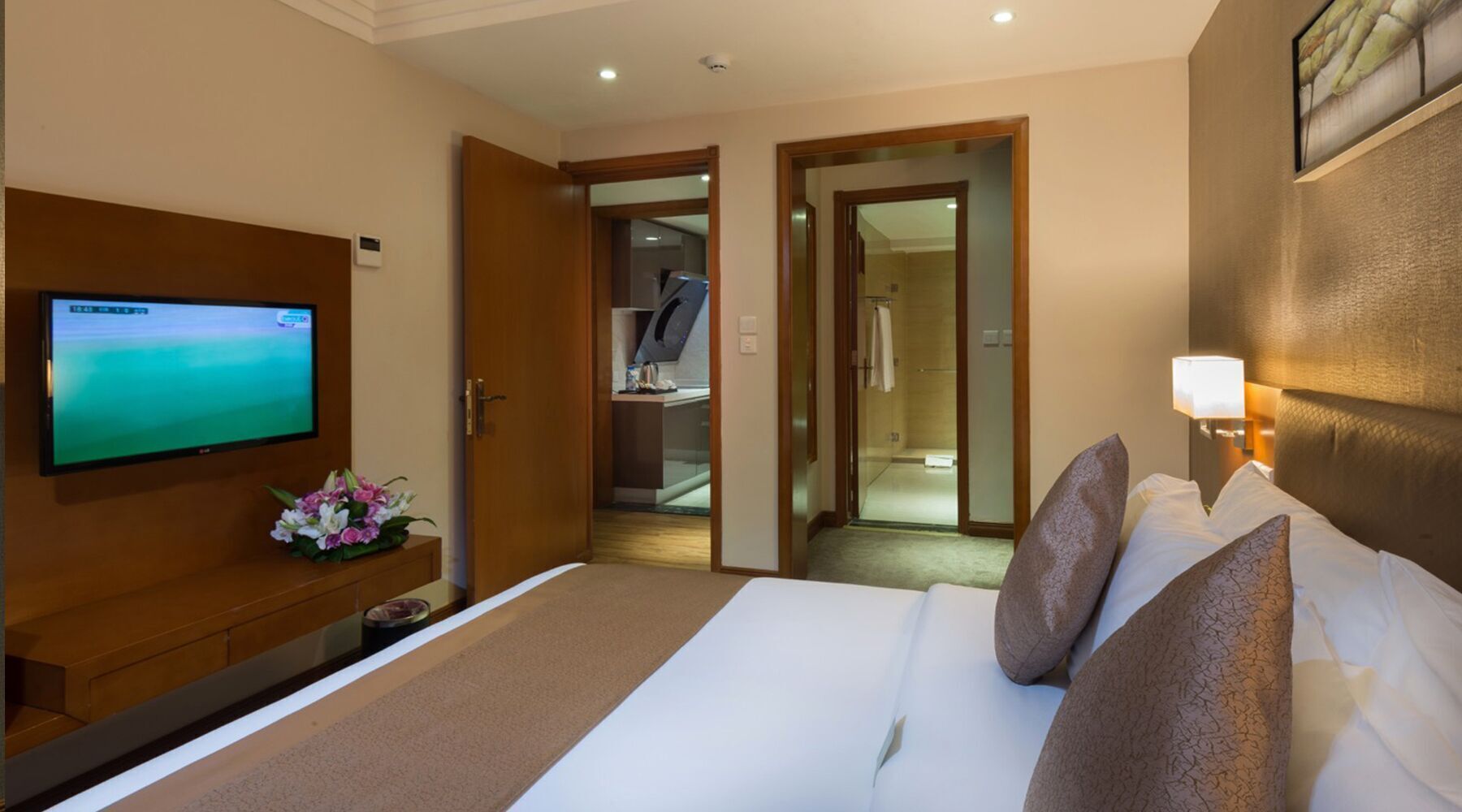 In-room safe, iron/ironing board, free cots/infant beds, rollaway beds