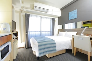 Desk, iron/ironing board, free WiFi - Hotel MyStays Ueno Inaricho (Tokyo)