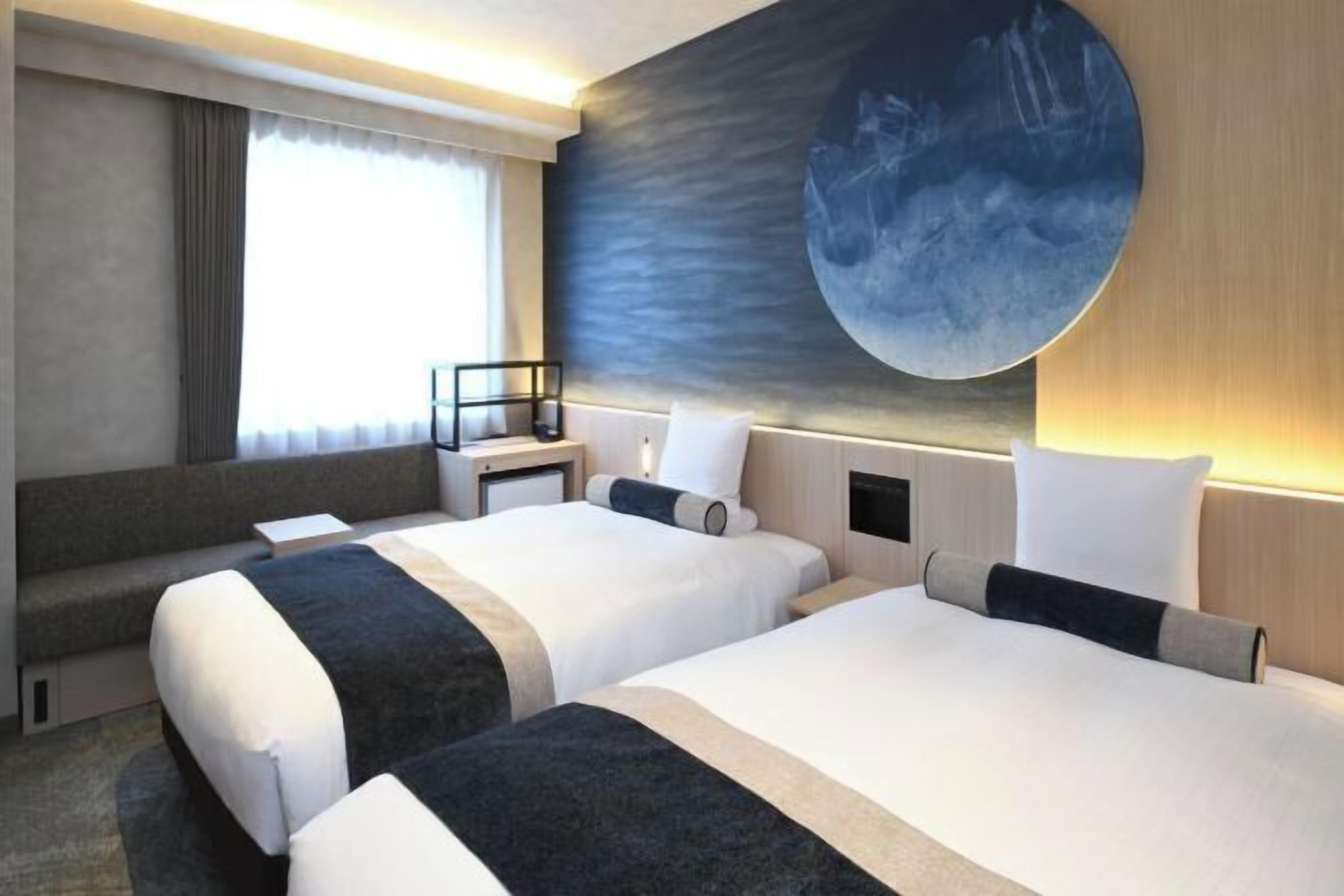 ตู้นิรภัยในห้องพัก, ผ้าม่านกันแสง, เตารีด/โต๊ะรีดผ้า, Wi-Fi ฟรี