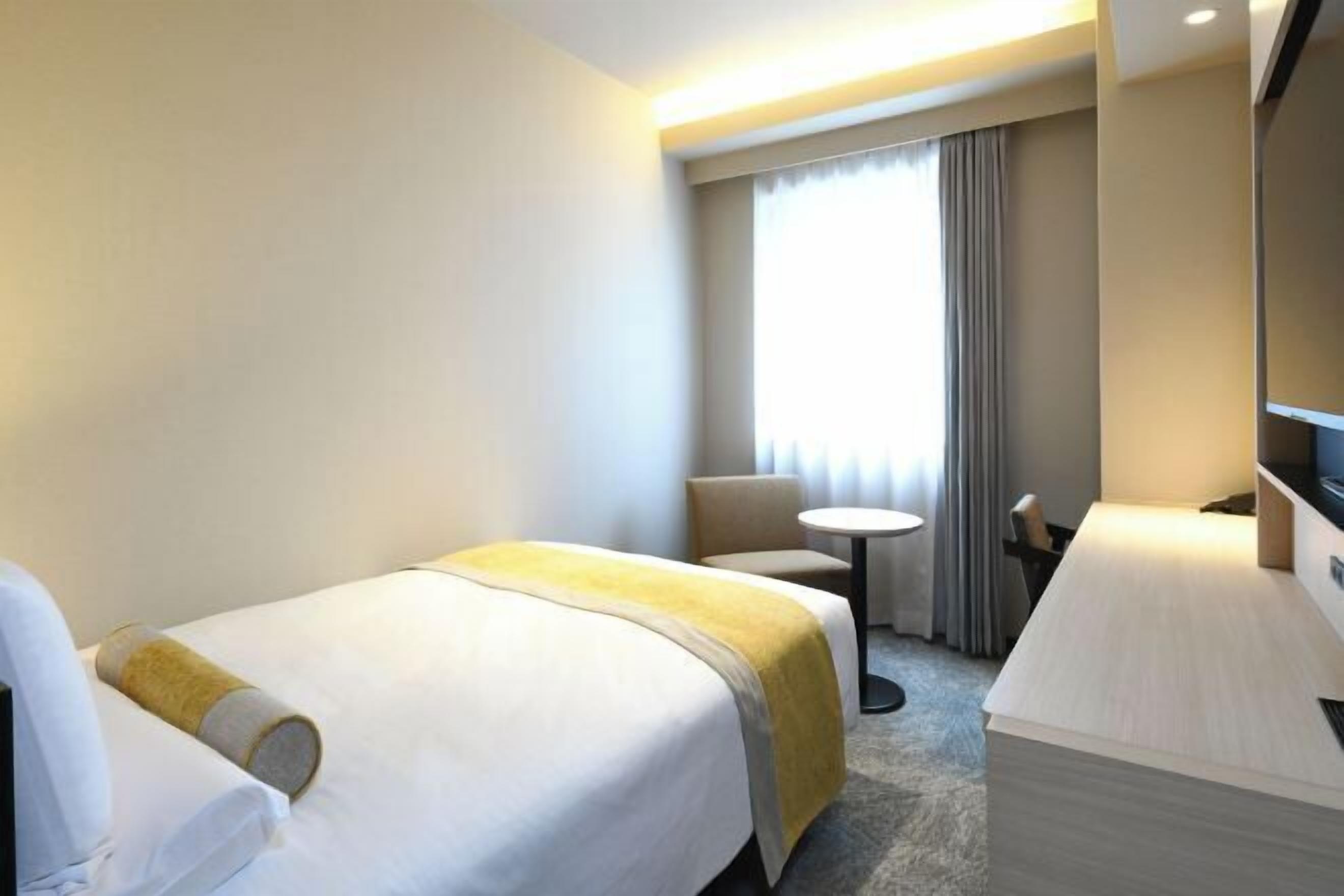 ตู้นิรภัยในห้องพัก, ผ้าม่านกันแสง, เตารีด/โต๊ะรีดผ้า, Wi-Fi ฟรี