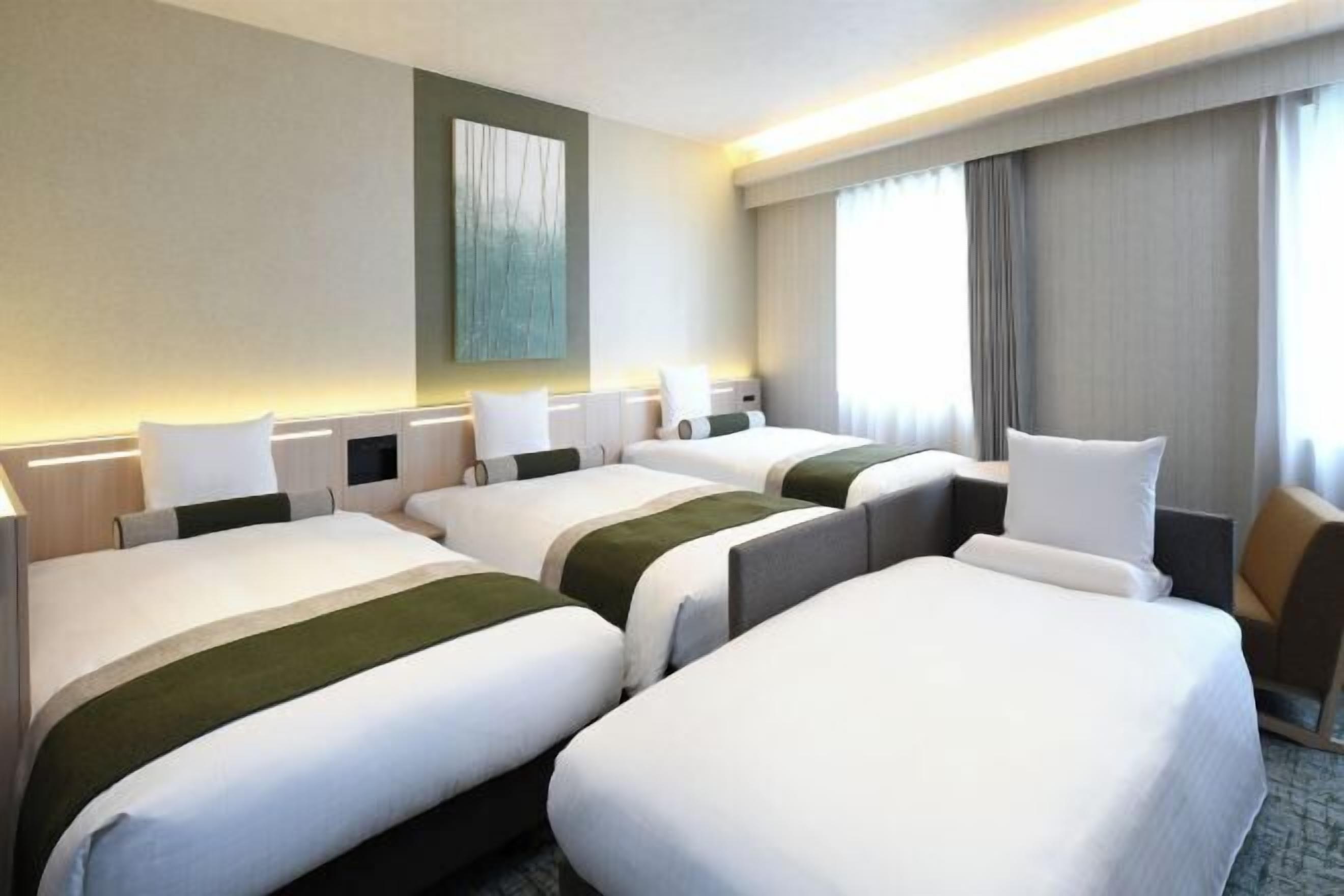 ตู้นิรภัยในห้อ  งพัก, ผ้าม่านกันแสง, เตารีด/โต๊ะรีดผ้า, Wi-Fi ฟรี