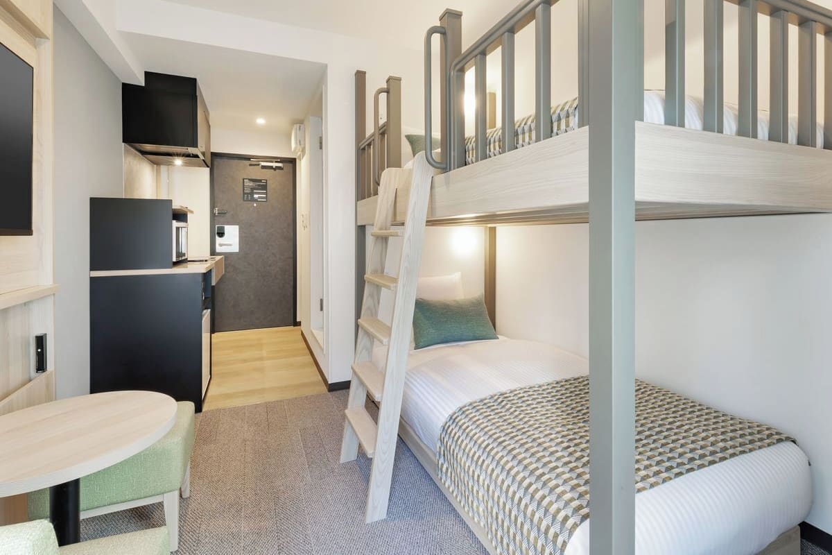 In-room safe, free WiFi, bed sheets