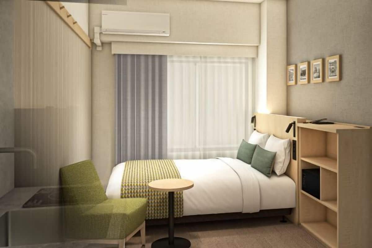 In-room safe, free WiFi, bed sheets