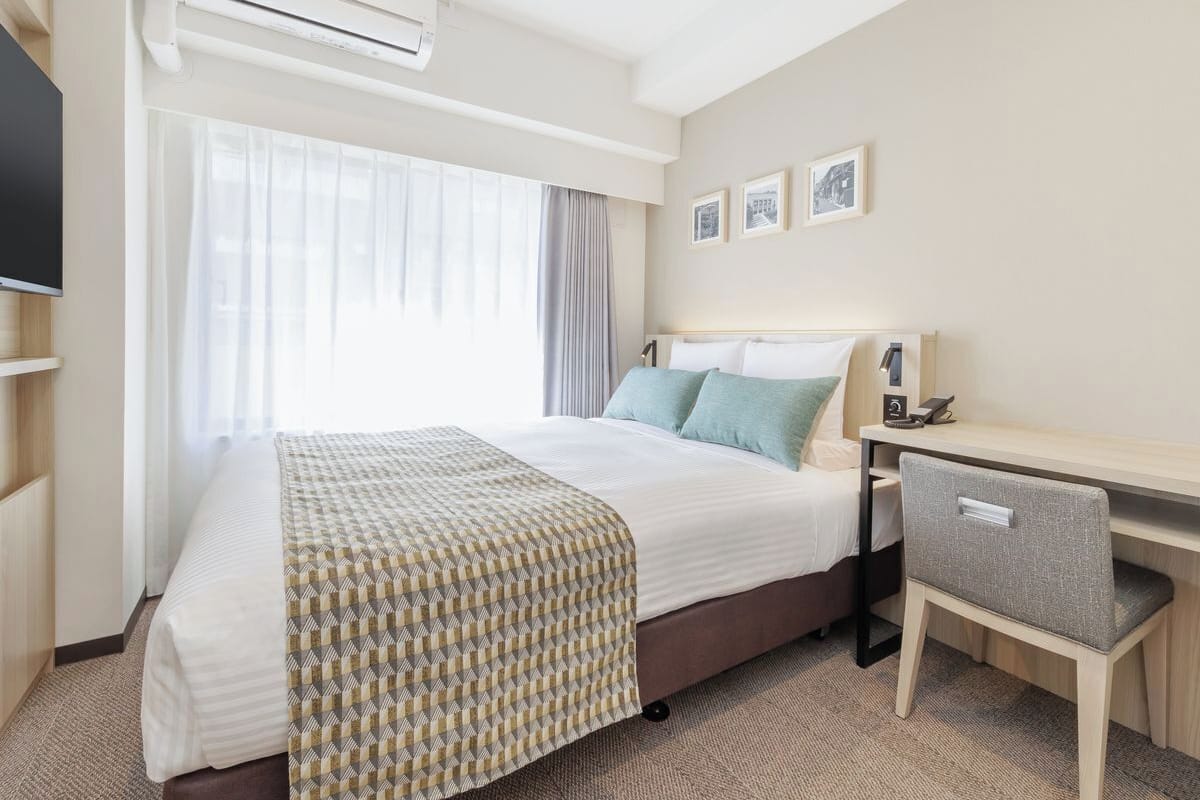 In-room safe, free WiFi, bed sheets