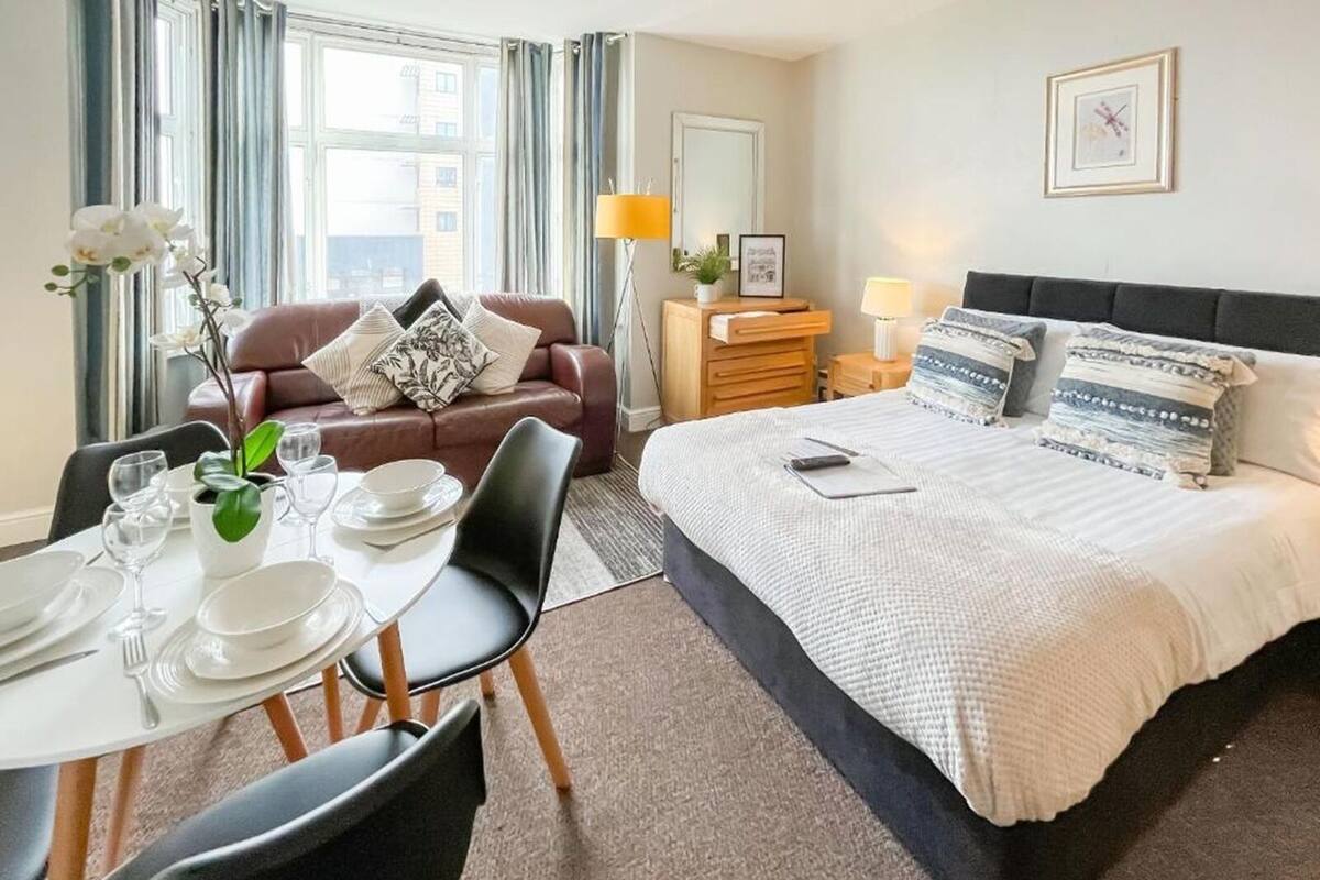 Studio, Sea View (Pier View 2)