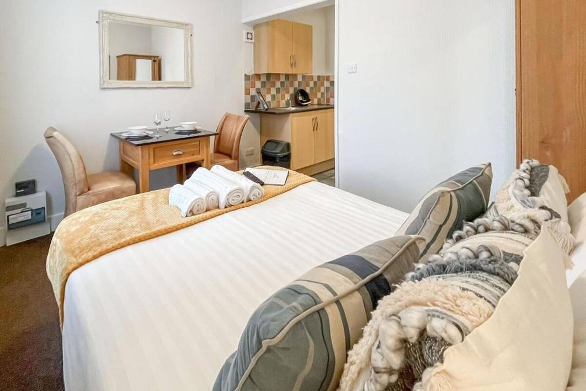 Studio (Pier View 1 – No sea view)