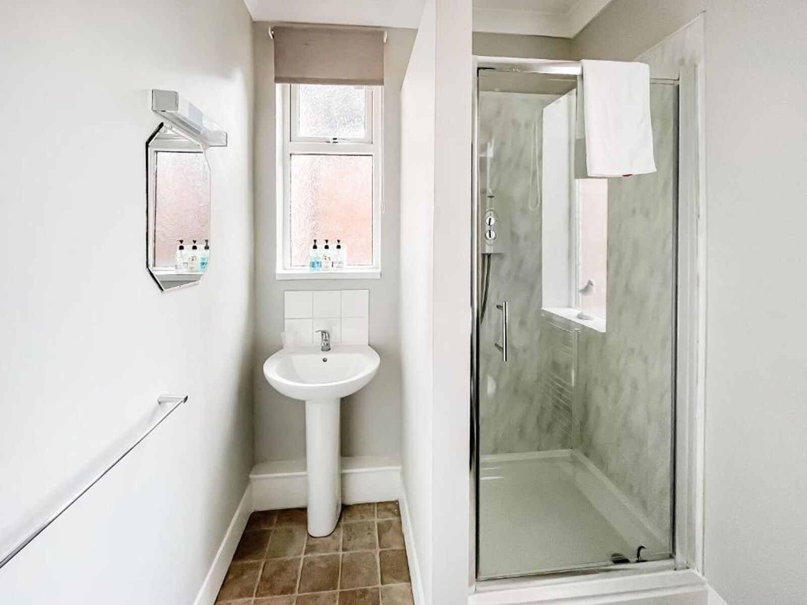 Apartment, 1 Bedroom (Pier View 3) | Bathroom | Towels