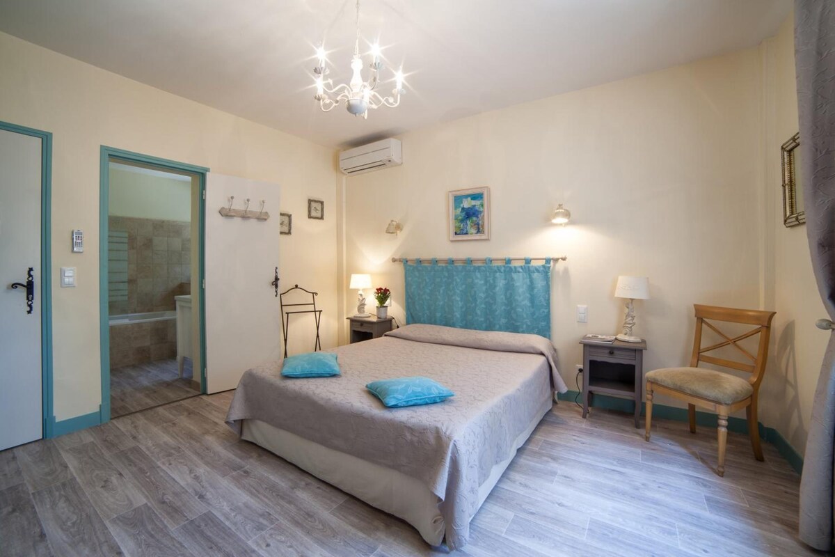 Deluxe Double Room with Bath