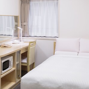 Down duvets, desk, free WiFi, bed sheets - Hotel MyStays Higashi Ikebukuro (Tokyo)