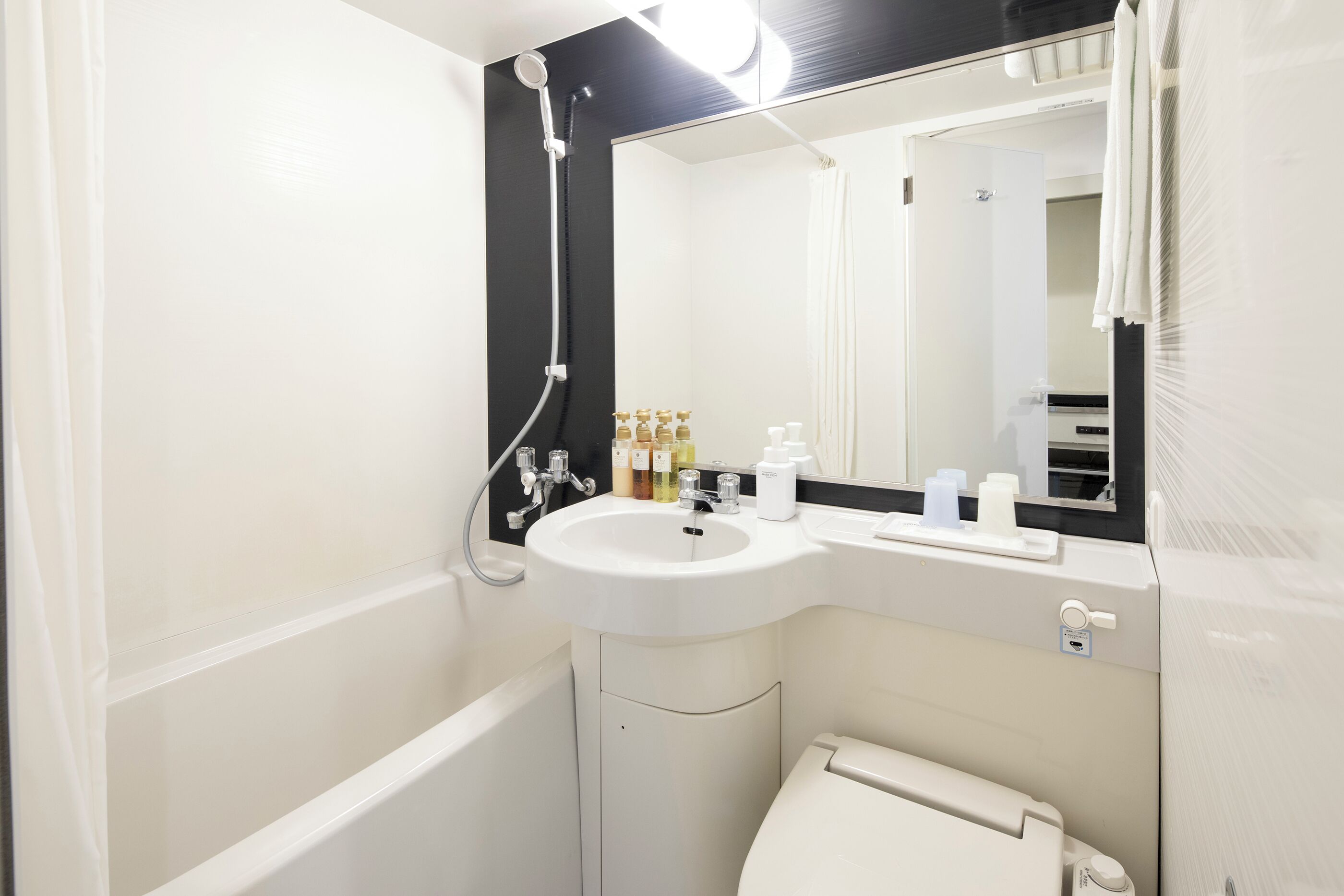 in-room safe, desk, free wifi, bed sheets