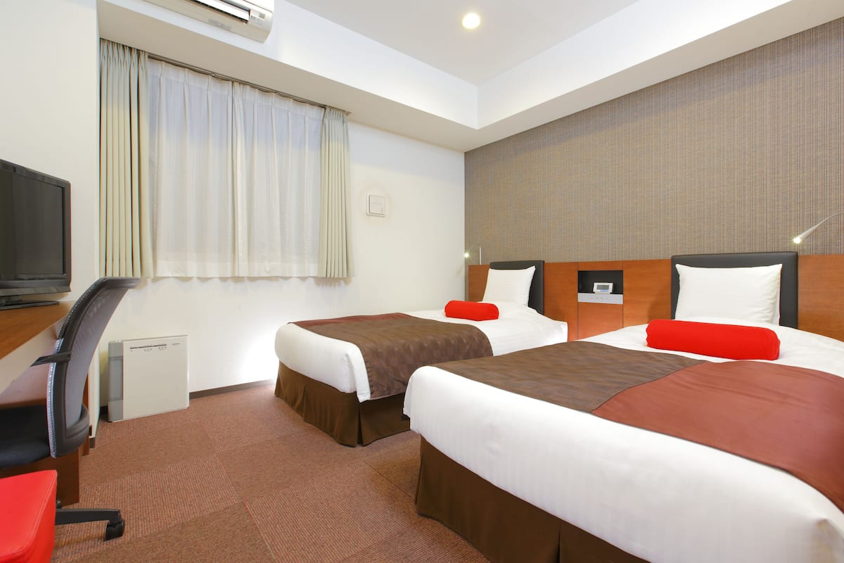 In-room safe, desk, free WiFi, bed sheets