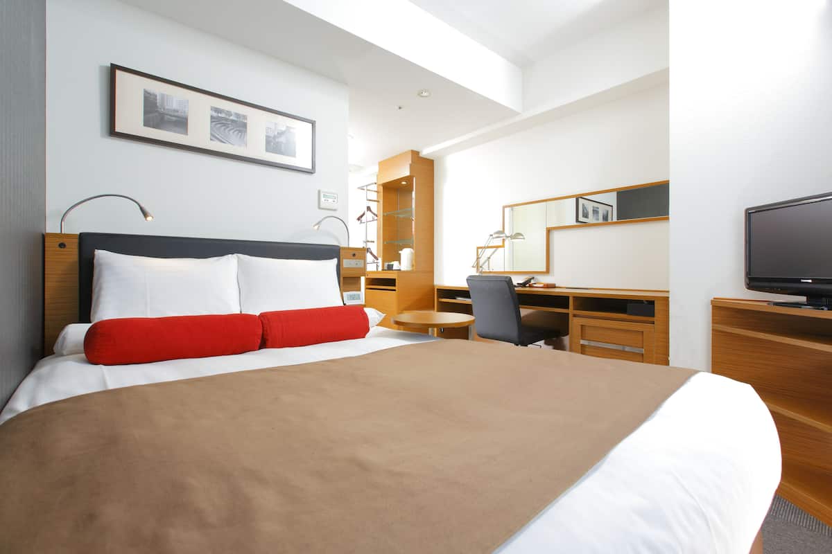 In-room safe, desk, blackout curtains, free WiFi