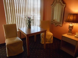 Classic Room, 1 Queen Bed | Free WiFi, bed sheets