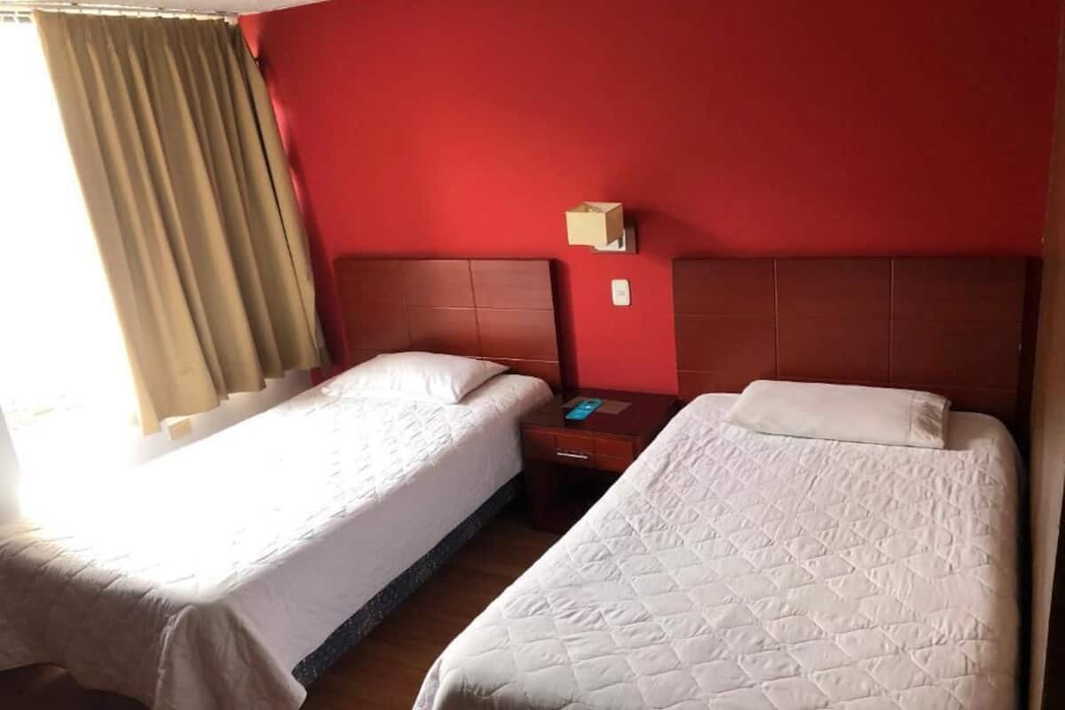 Superior Twin Room | 1 slaapkamer, verduisterende gordijnen, een strijkplank/strijkijzer
