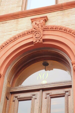 Exterior detail - Lefferts Manor Bed & Breakfast (Brooklyn)
