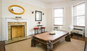 Superior Double Room | Living area - Lefferts Manor Bed & Breakfast (Brooklyn)