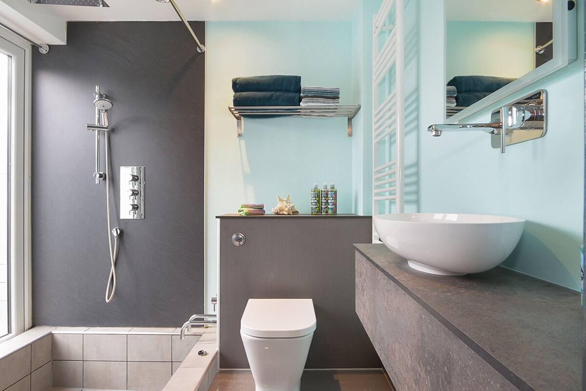 Chambre Double Premium, salle de bains attenante, vue jardin (Salmon - Pets friendly ) | Salle de bain