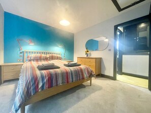 Nhà Cao cấp, bồn tắm nước nóng, quang cảnh vườn (Puffins landing)
