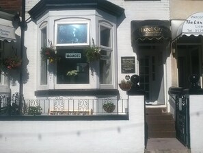 Exterior - Hazelgrove Guest House (Blackpool)