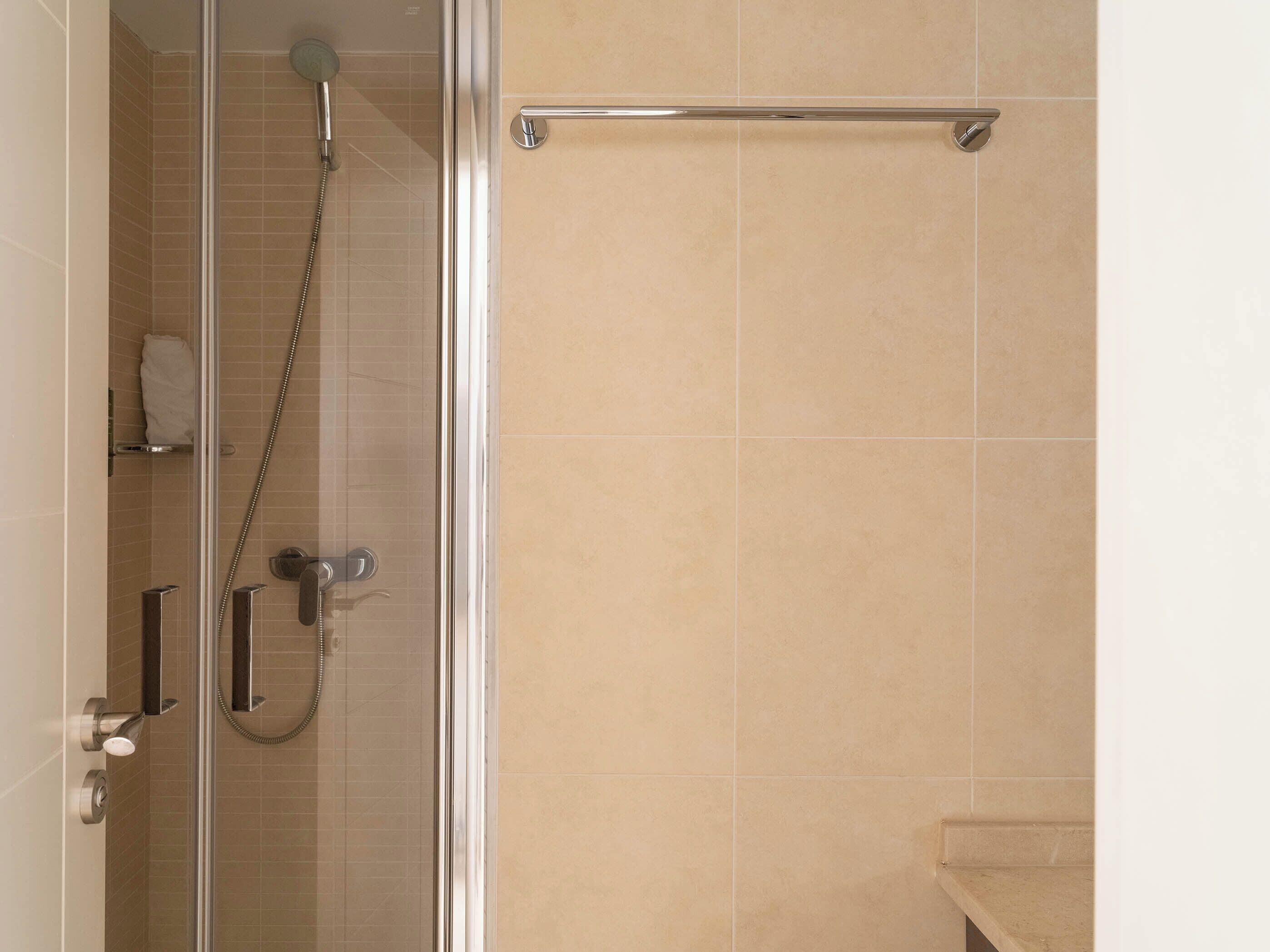 Combined shower/tub, hair dryer (on request), towels