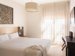 2 bedrooms, in-room safe, blackout drapes, iron/ironing board - Ona Valle Romano Golf & Resort (Estepona)