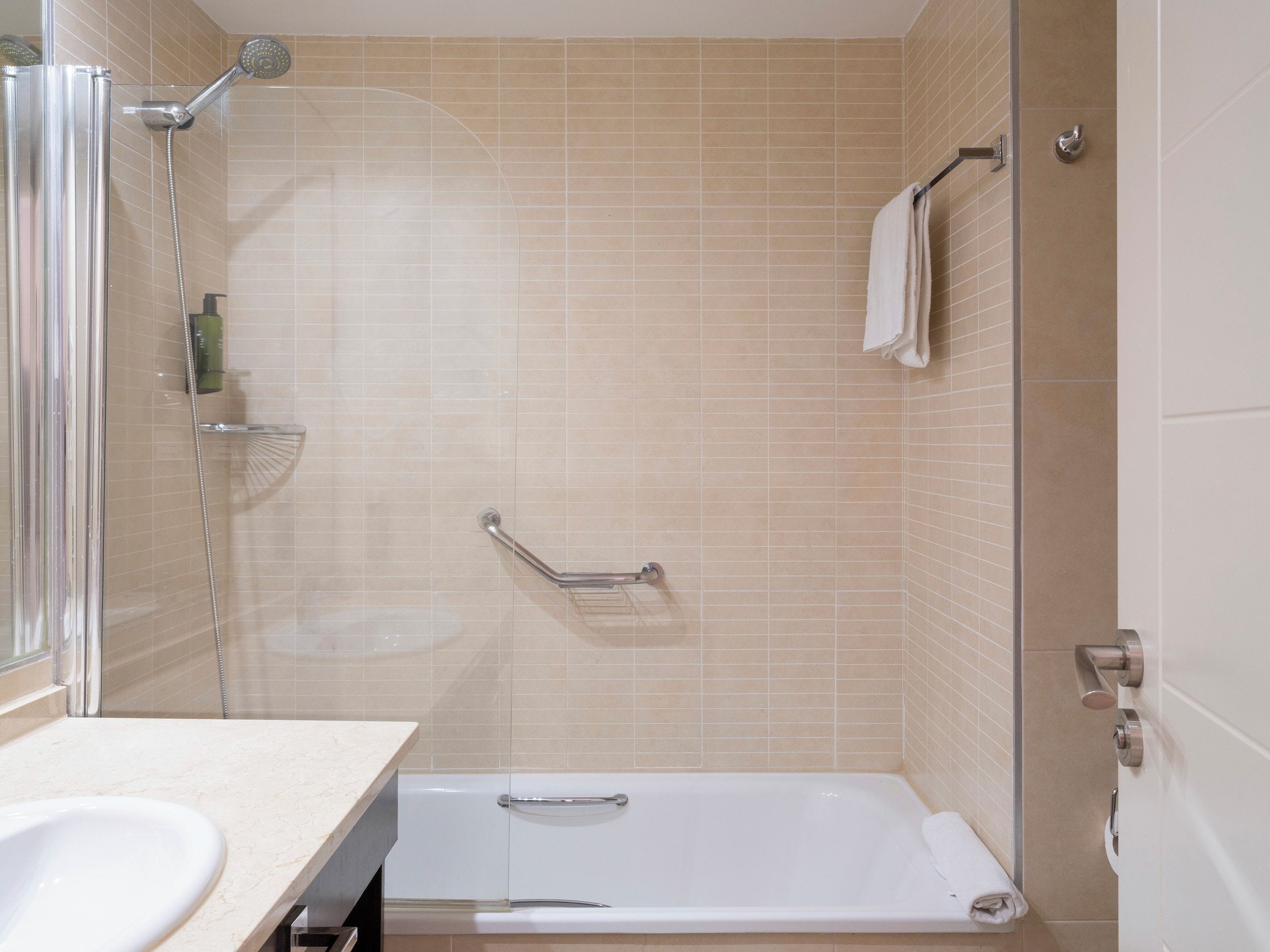 Combined shower/tub, hair dryer (on request), towels