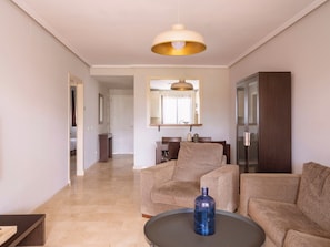 TV - Ona Valle Romano Golf & Resort (Estepona)