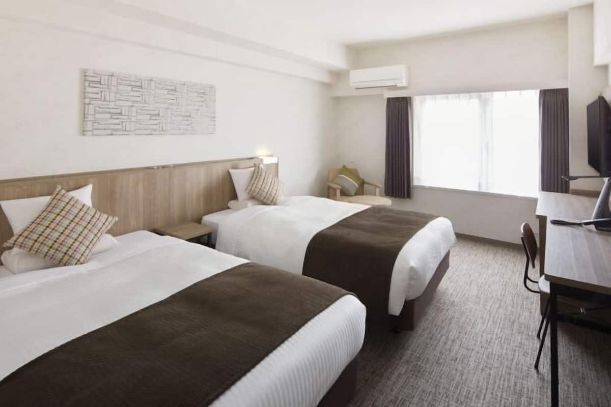In-room safe, desk, laptop workspace, iron/ironing board