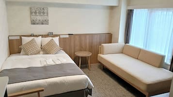 Superior-Doppelzimmer, Nichtraucher (Cleaning is Optional with Cost) | Zimmersafe, Schreibtisch, laptopgeeigneter Arbeitsplatz