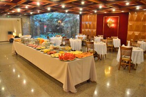Buffet - Hotel Castelar (São Paulo)