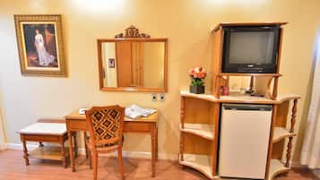 Single Room | Minibar, desk, blackout curtains, free WiFi