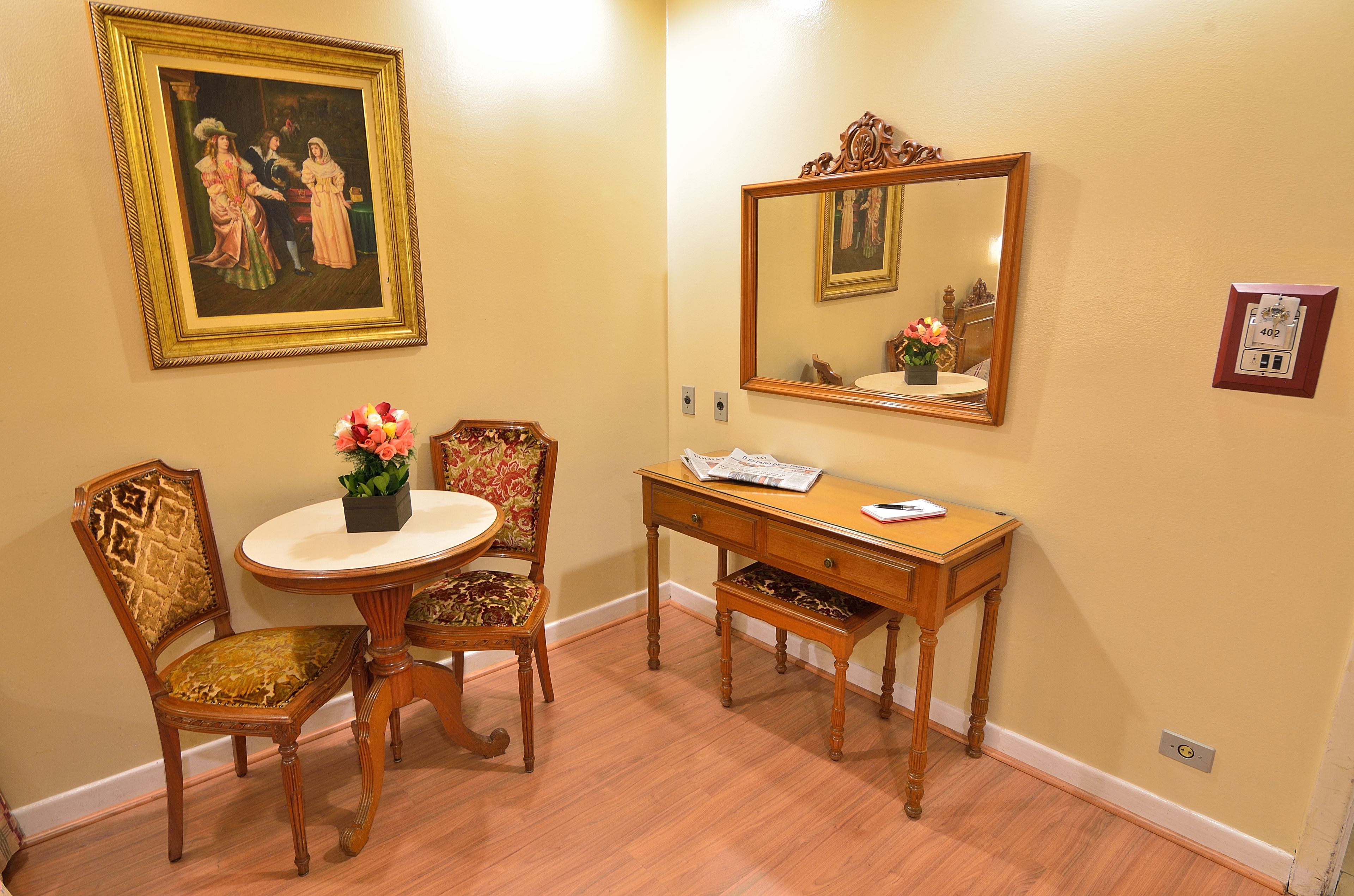 Habitación triple | Minibar, escritorio, cortinas opacas y wifi gratis