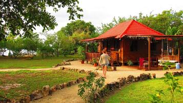 Cabaña, 2 camas Queen size, vista a la laguna | Ropa de cama de alta calidad, edredón y camas con pillow-top