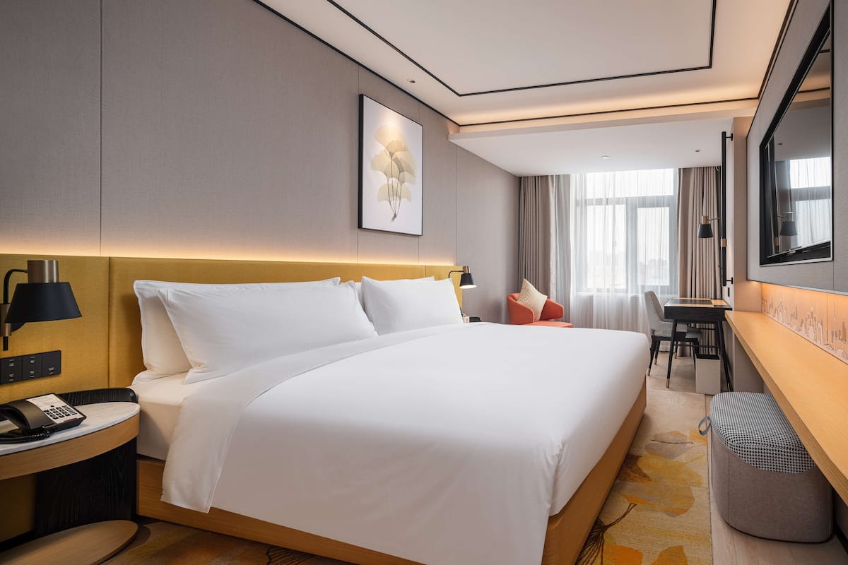 Basic Room, 1 King Bed | 1 bedroom, down duvets, in-room safe, individually decorated