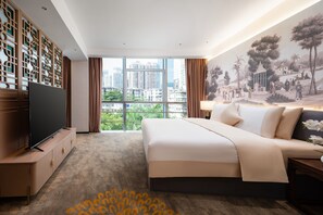 Business Suites- King Size Bed | Premium bedding, minibar, in-room safe, desk - Guangzhou Wogo Yuanbao Hotel - Zhujiang New Town (Guangzhou)