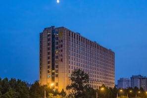 المنشأة من الخارج