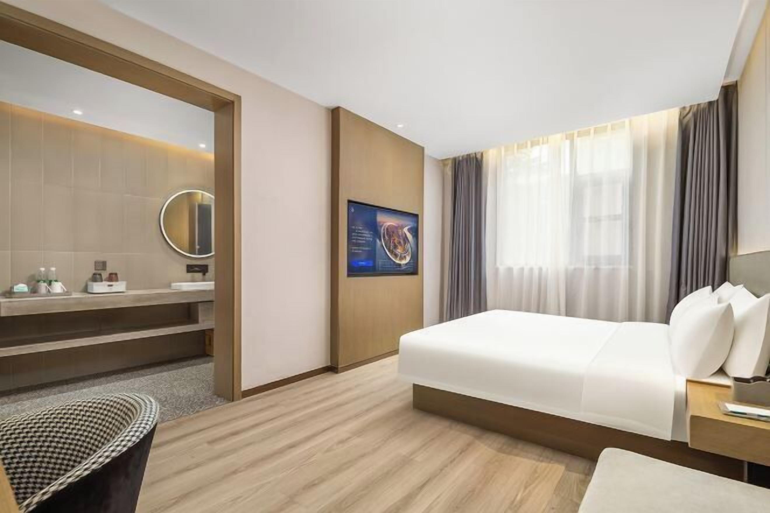 In-room safe, free WiFi