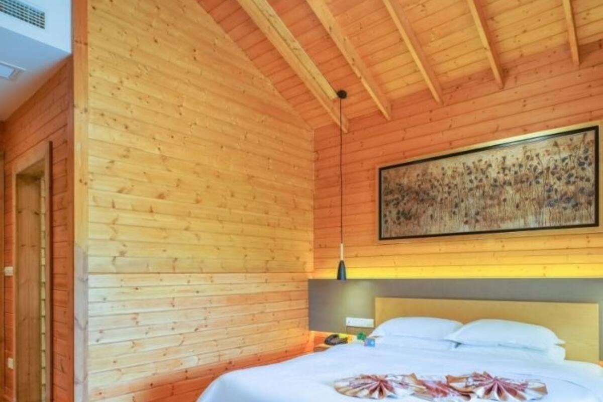 Kabin Grand | Meja kerja, setrika/meja setrika, Wi-Fi gratis, dan seprai linen