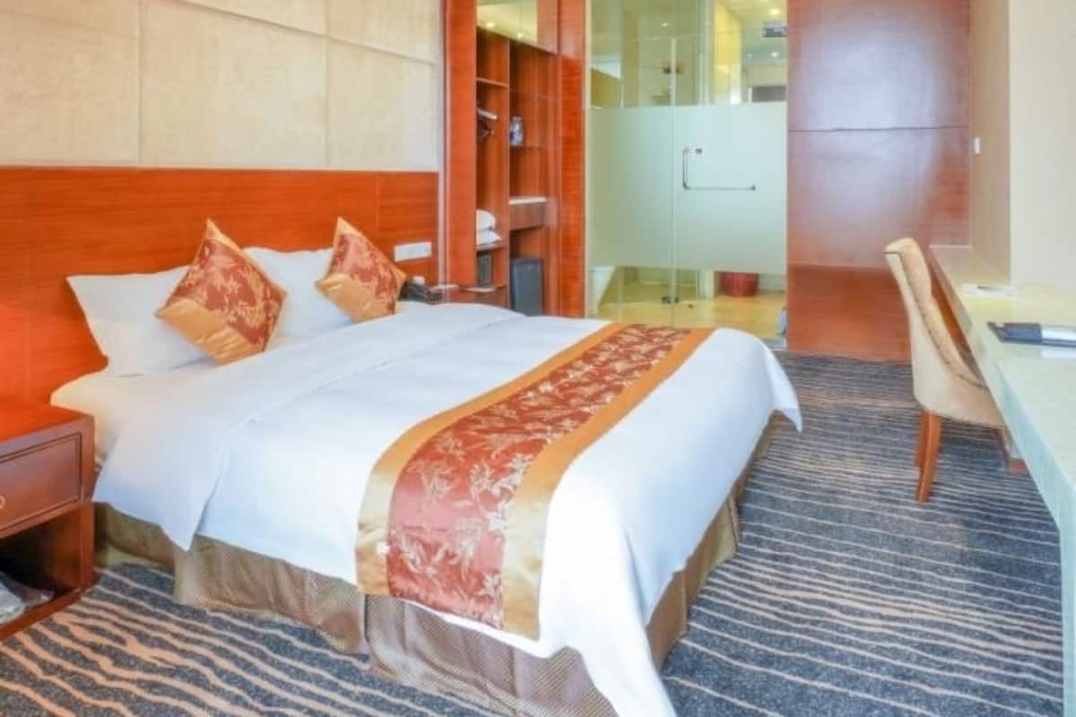 Suite Deluks | Meja kerja, setrika/meja setrika, Wi-Fi gratis, dan seprai linen